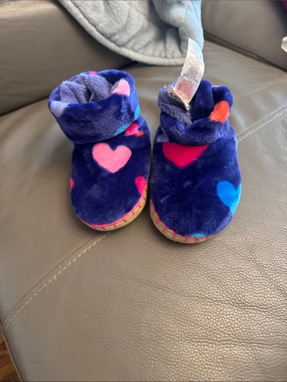 Hatley Navy Plush Slipper Boots with Pink and Blue Hearts size Medium (8-10)